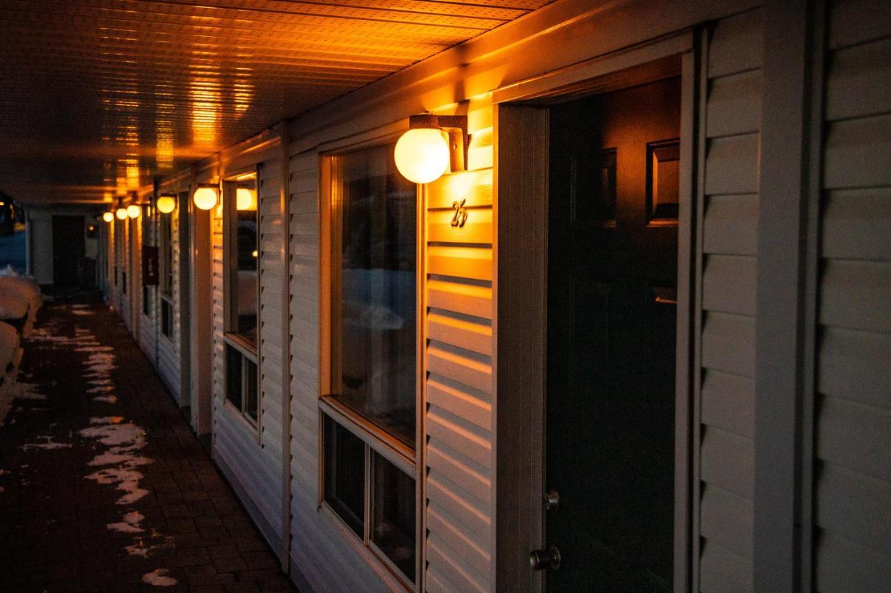 Auberge De Nos Aieux Les Eboulements Exterior photo